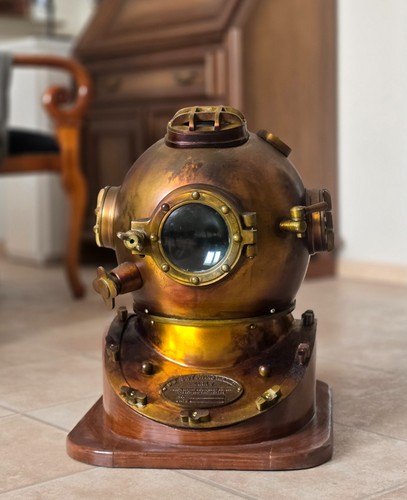 Taucherhelm mit sockel - sockel, deko